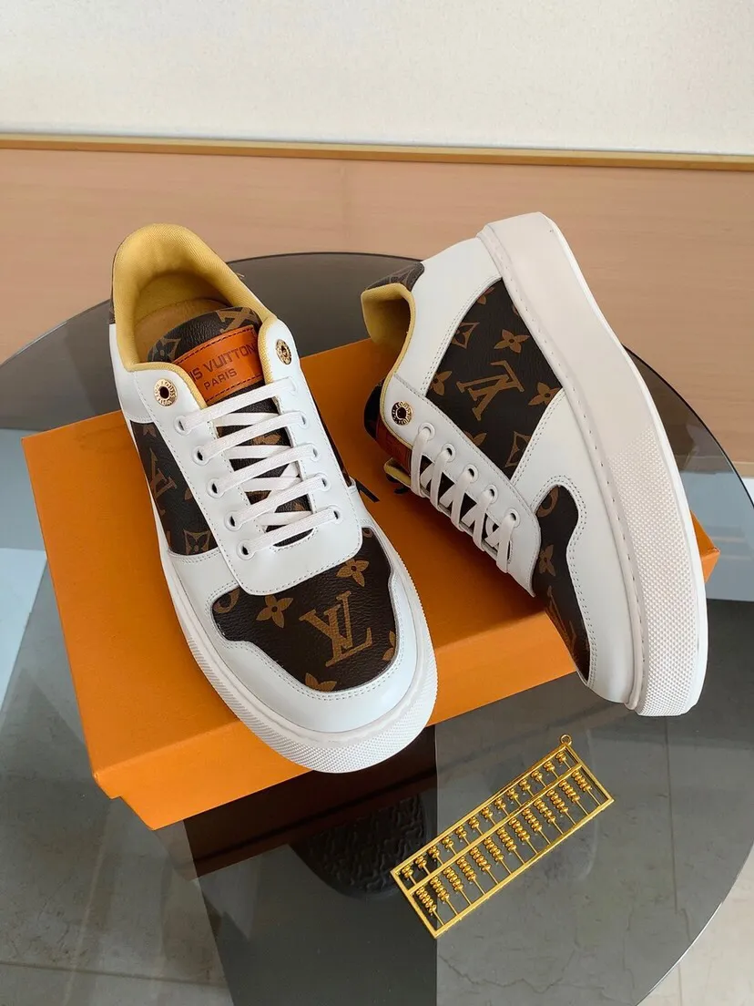 Factory price 420. [LV] Louis Vuitton's latest 🎁🎁 fashionable casual men's shoes 👟, hot style 💥 simple and elegant style, exclusive for trendy men. Unique official website latest brand 👑 original decoration, fashionable and generous, original cowhide leather ✅ breathable sheepskin lining, official website designated wear-resistant casual outsole, classic model taken in kind 🎬38-44. Can be customized45